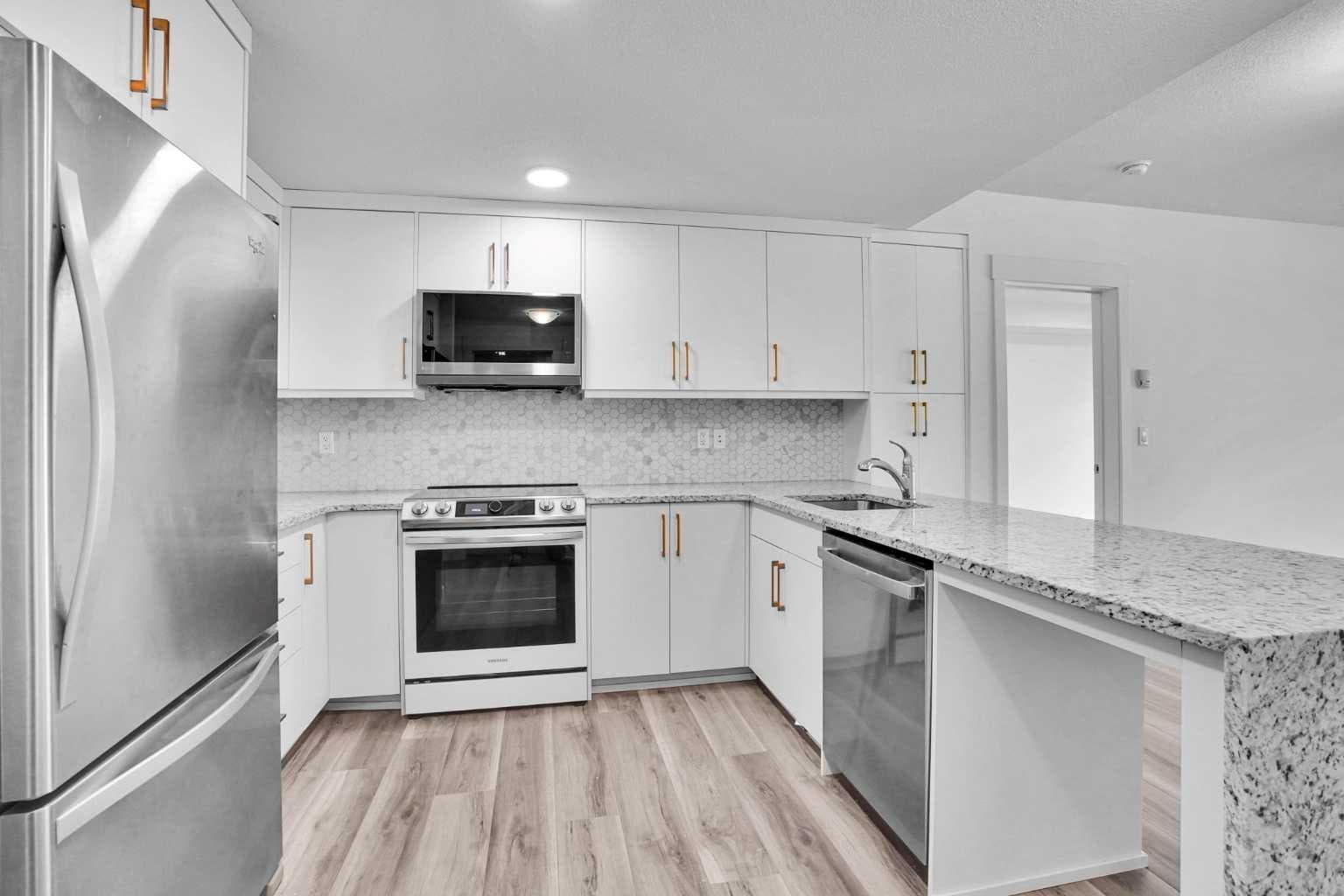 214, 15 Aspenmont Heights SW