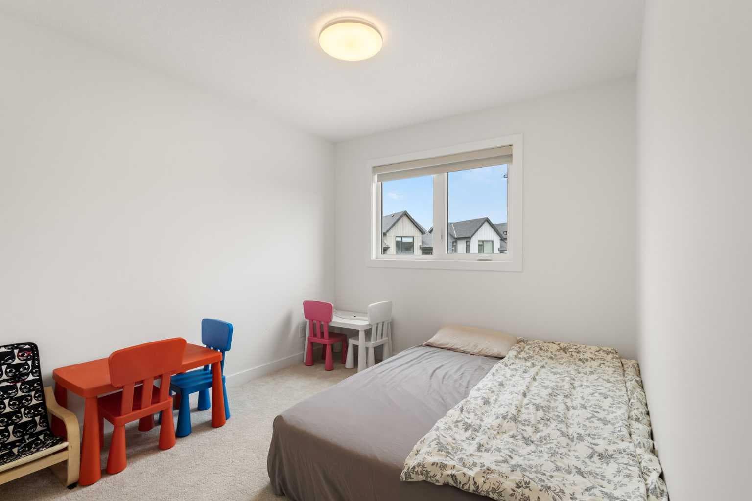 327, 85 sage hill Heights NW