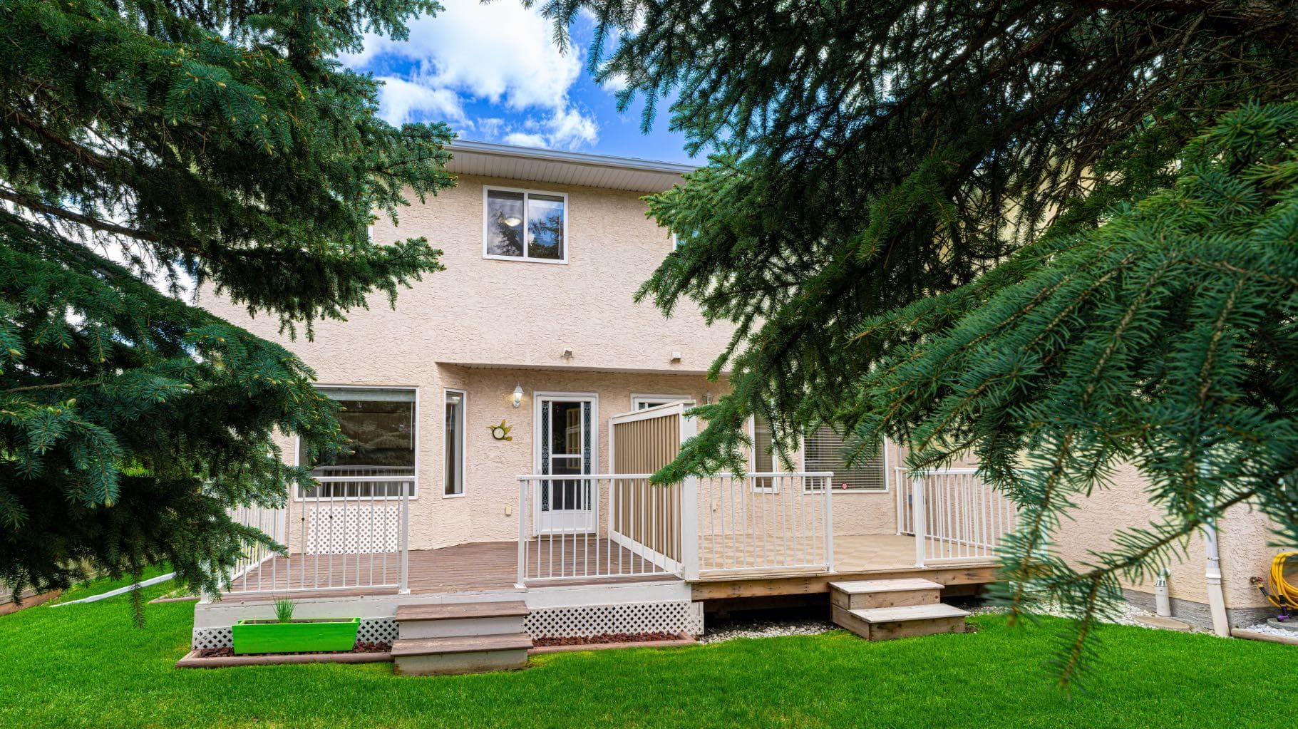 8, 120 Ross Avenue 