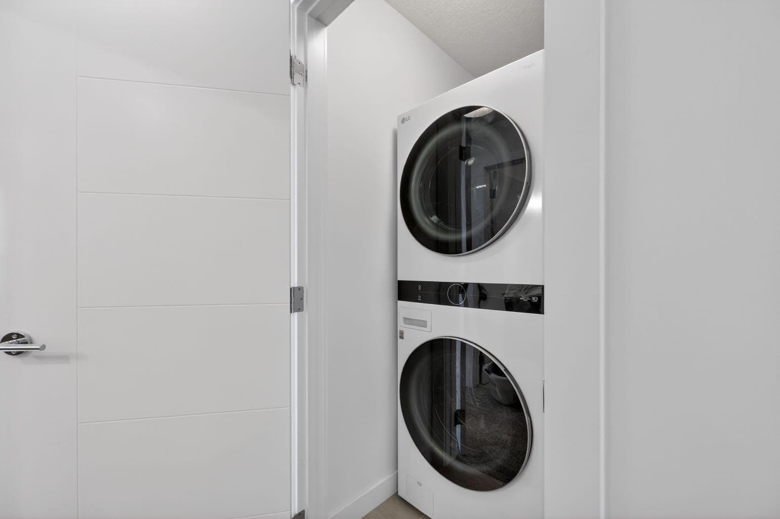 1501, 201 Cooperswood Green SW