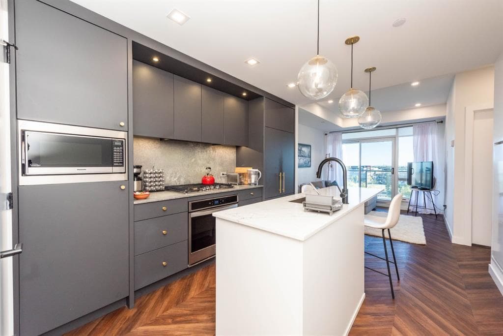 516, 8505 Broadcast Avenue SW