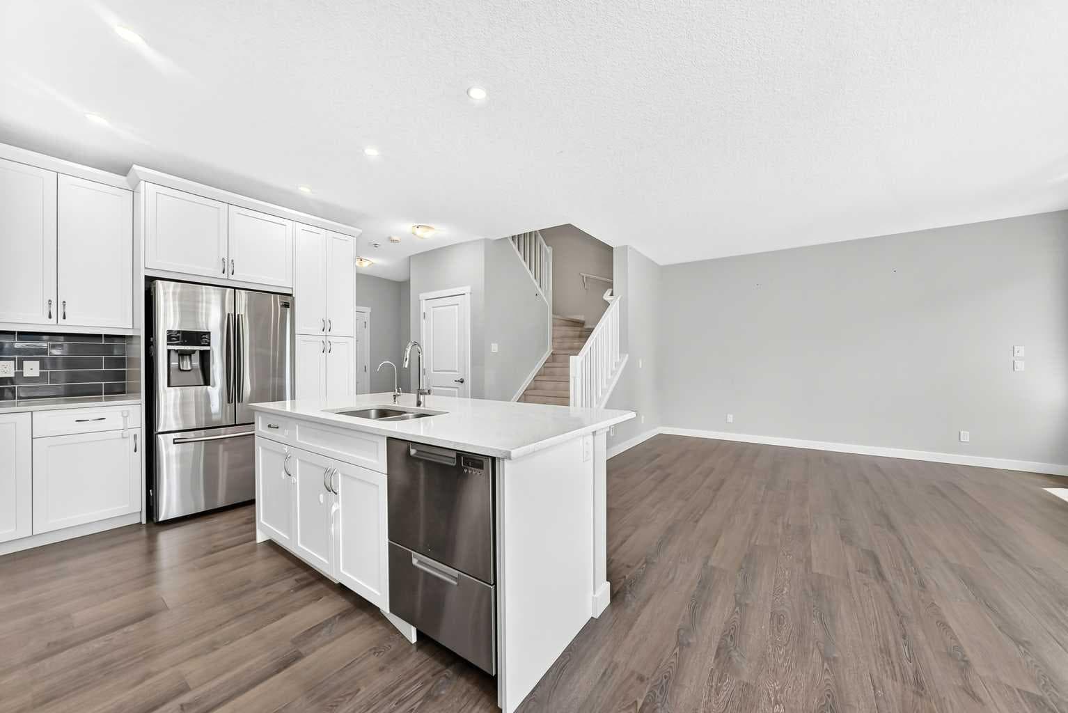 110 Crestbrook Way SW