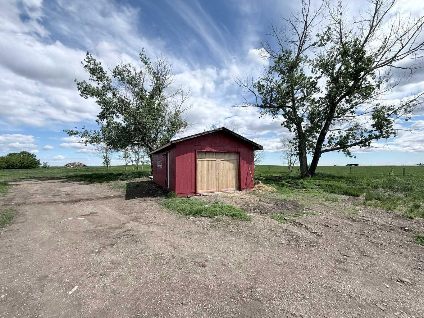 263080 Township Road 270A  