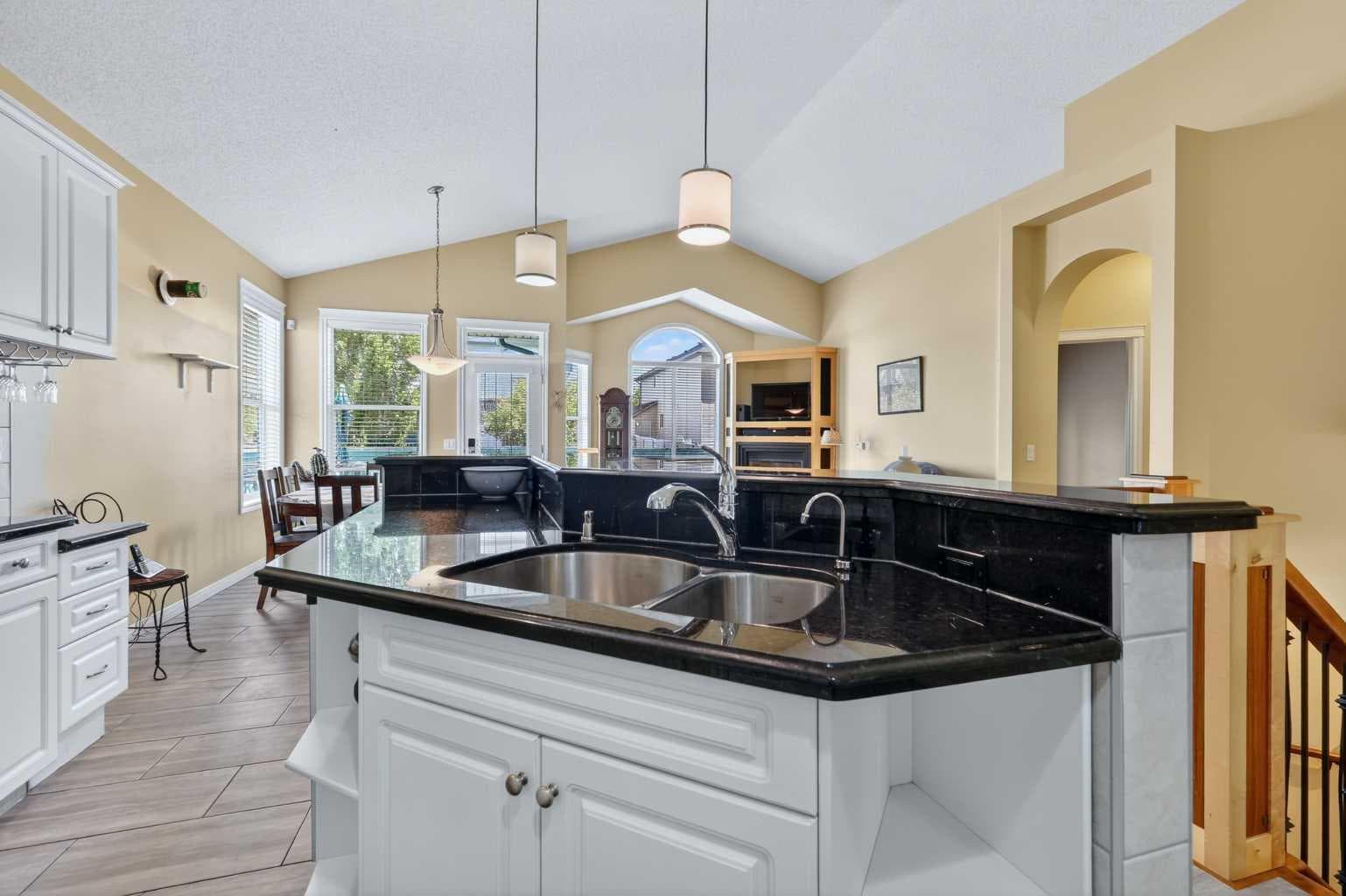 118 Invermere Drive Drive 