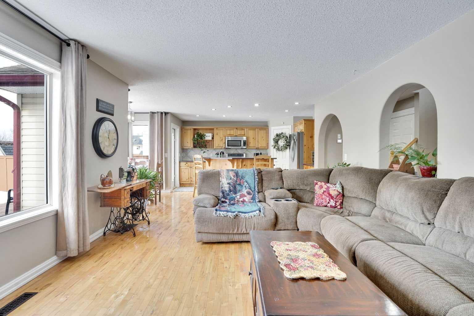 251 Lakeview Cove 