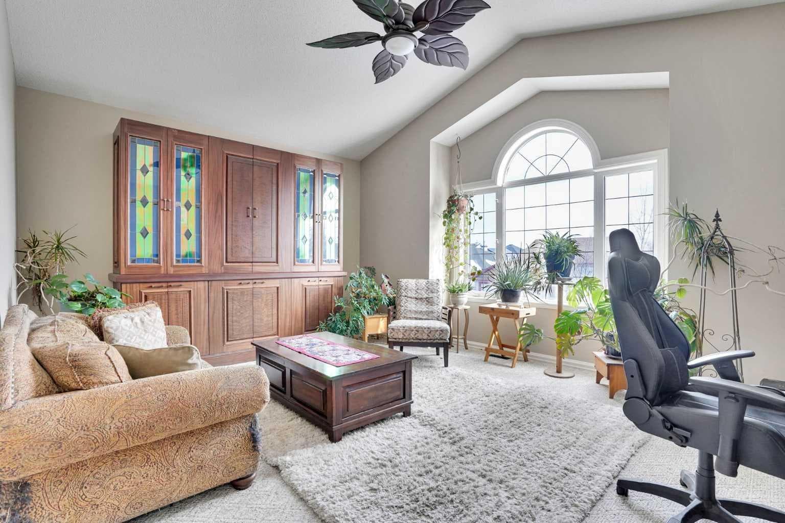 251 Lakeview Cove 