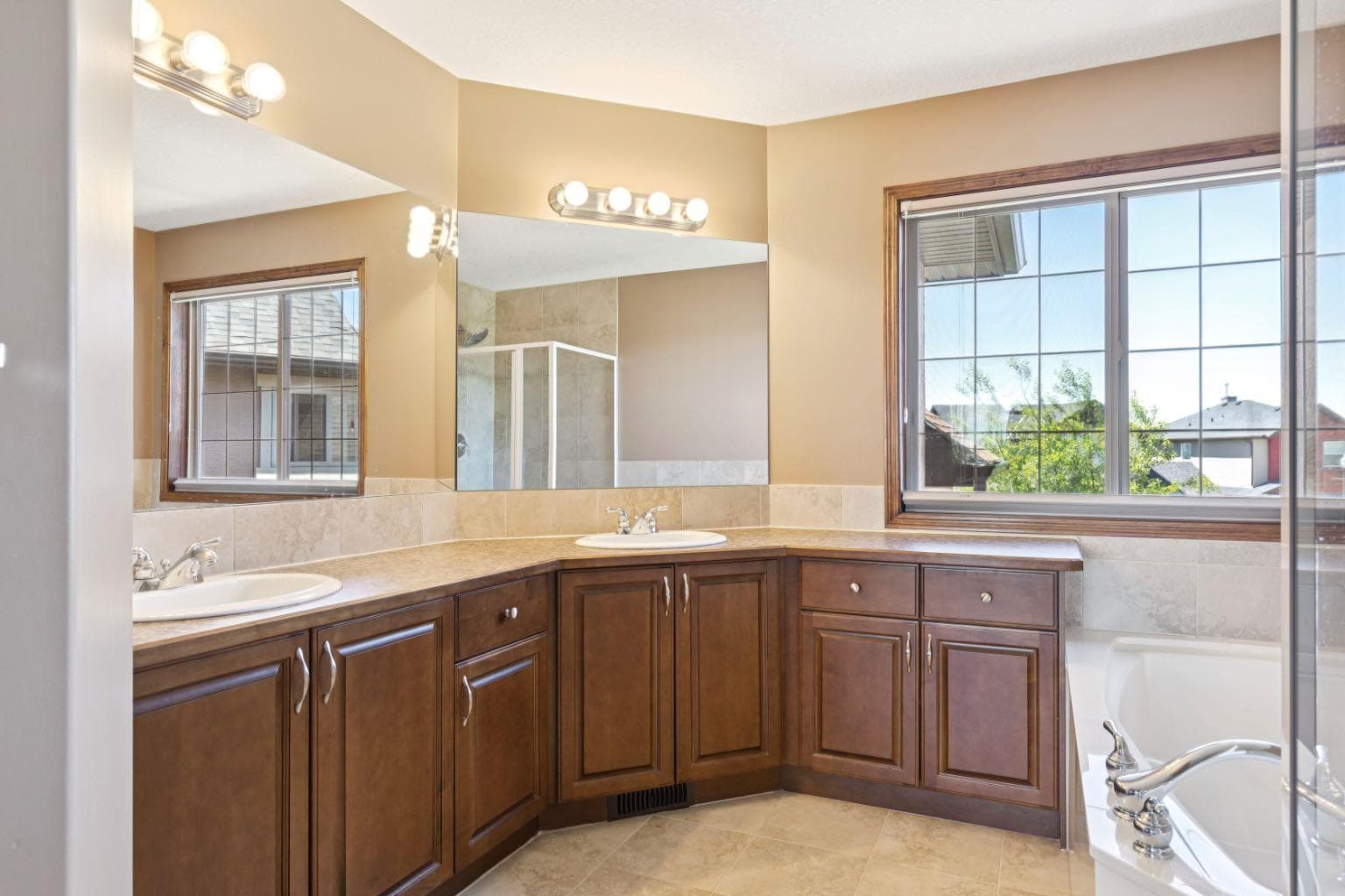 35 Tremblant Point SW