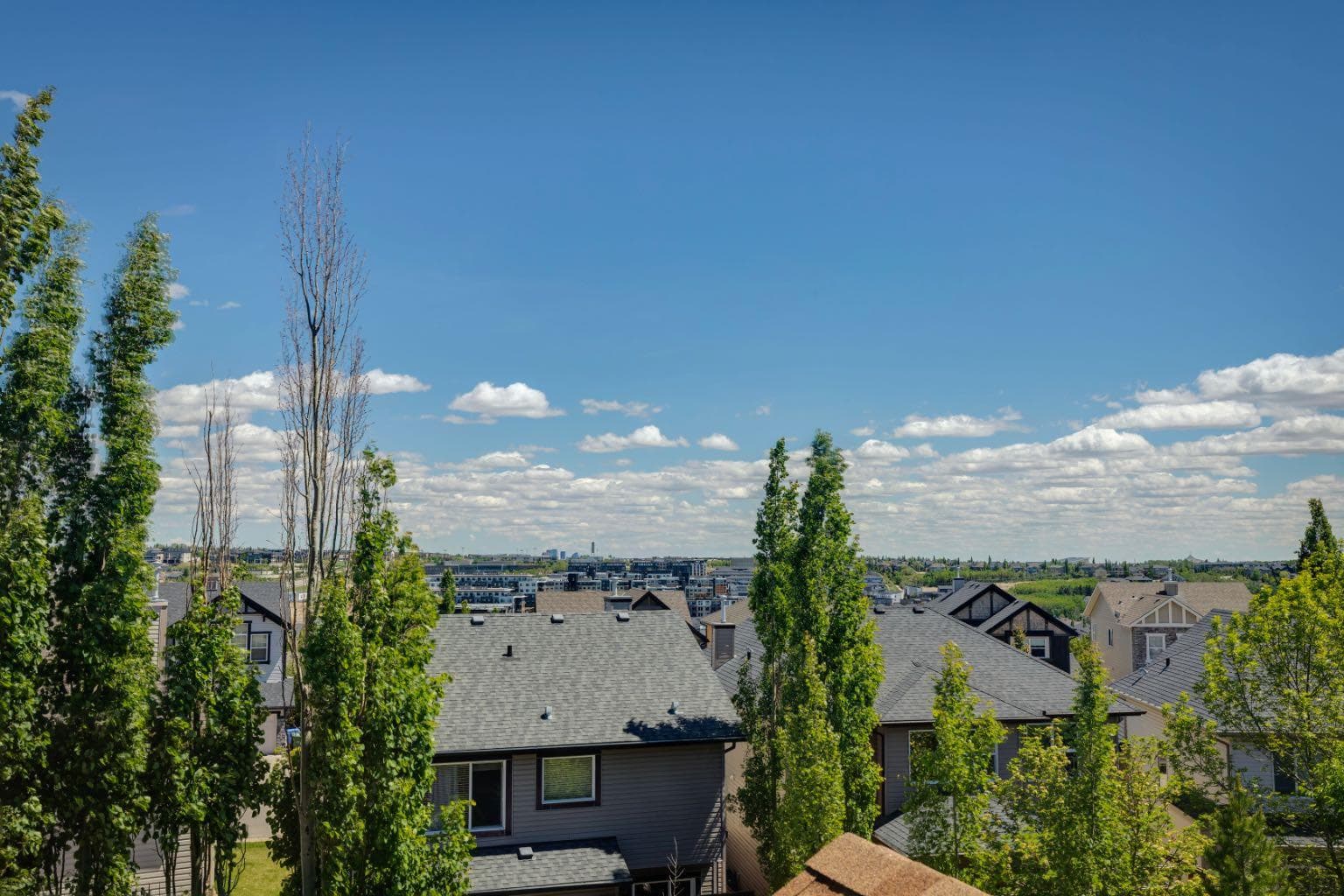 35 Tremblant Point SW