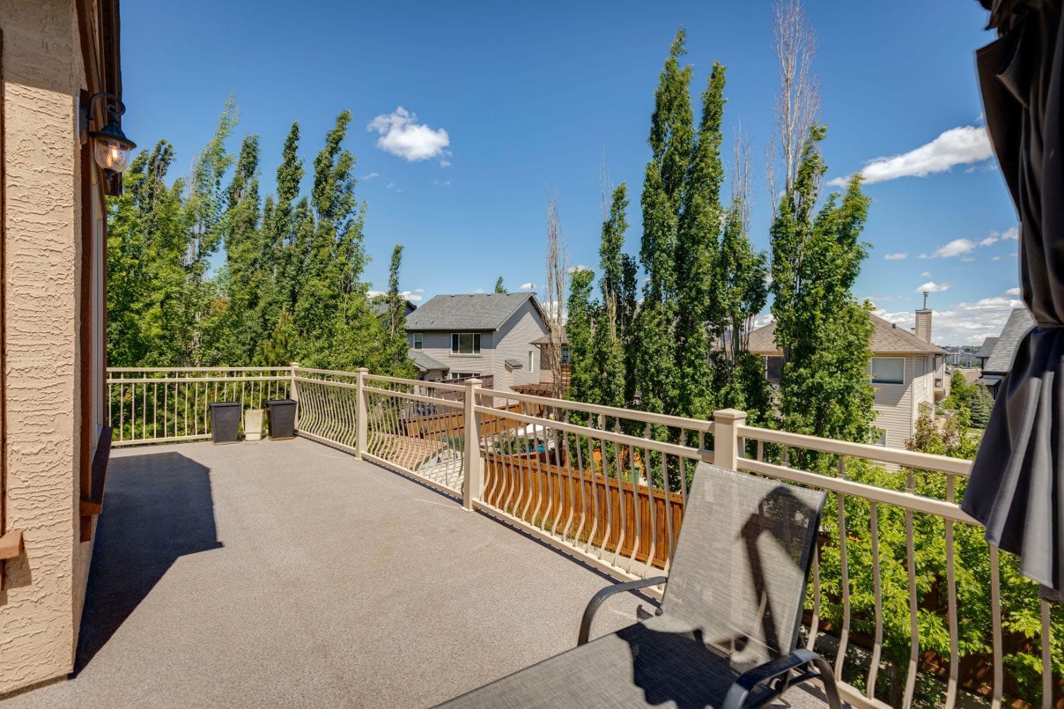 35 Tremblant Point SW