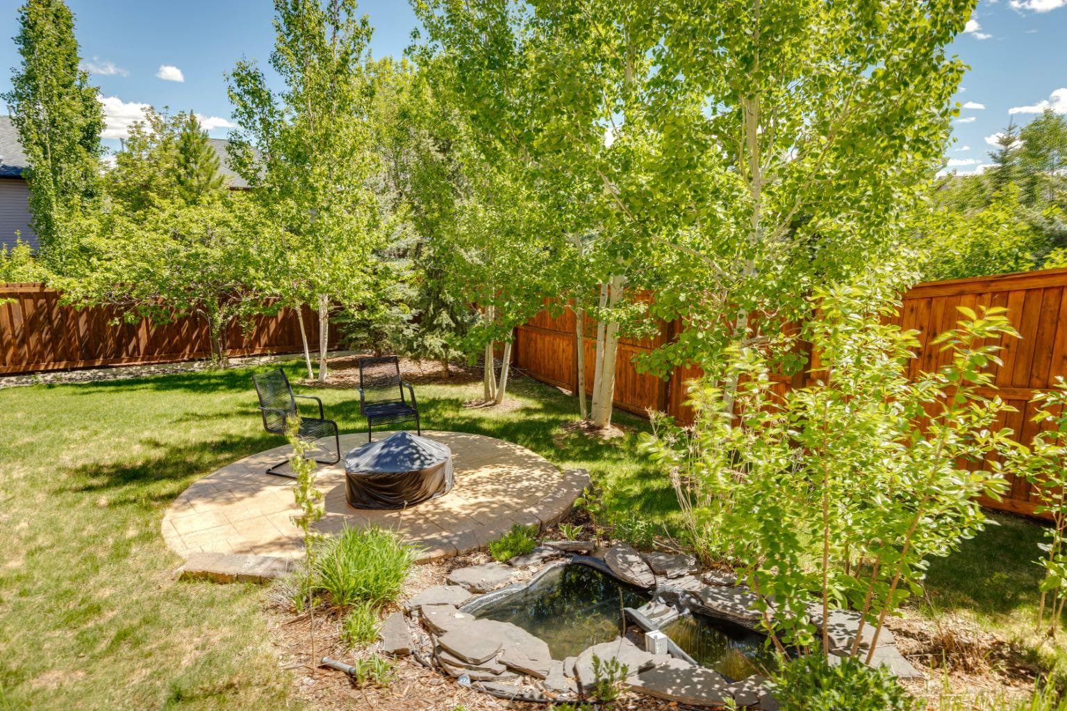 35 Tremblant Point SW