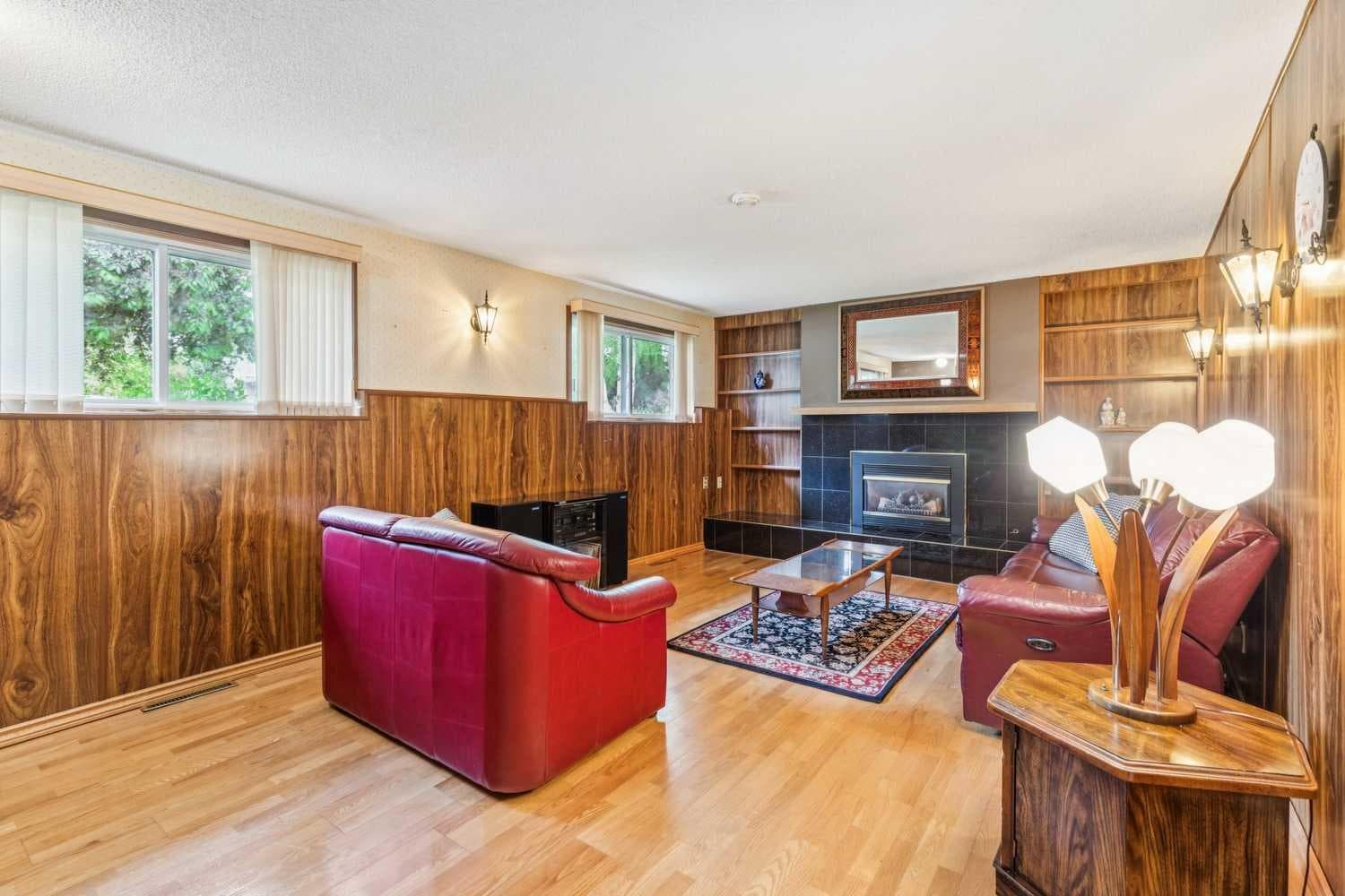 5036 Vallance Crescent NW