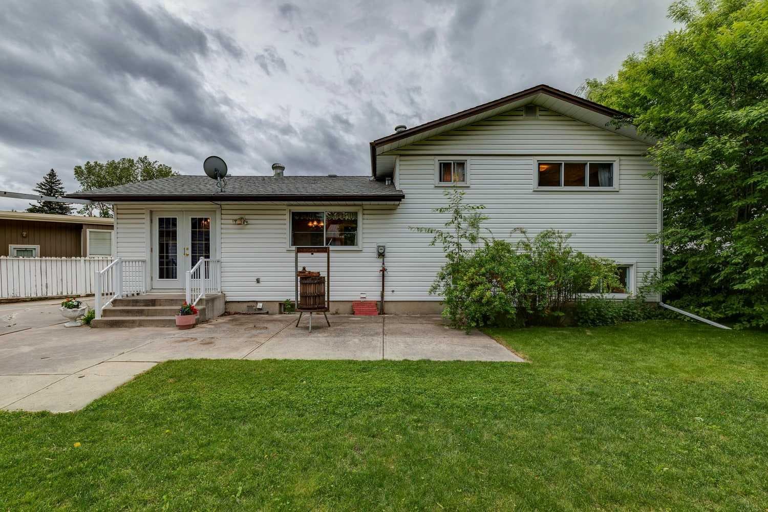 5036 Vallance Crescent NW