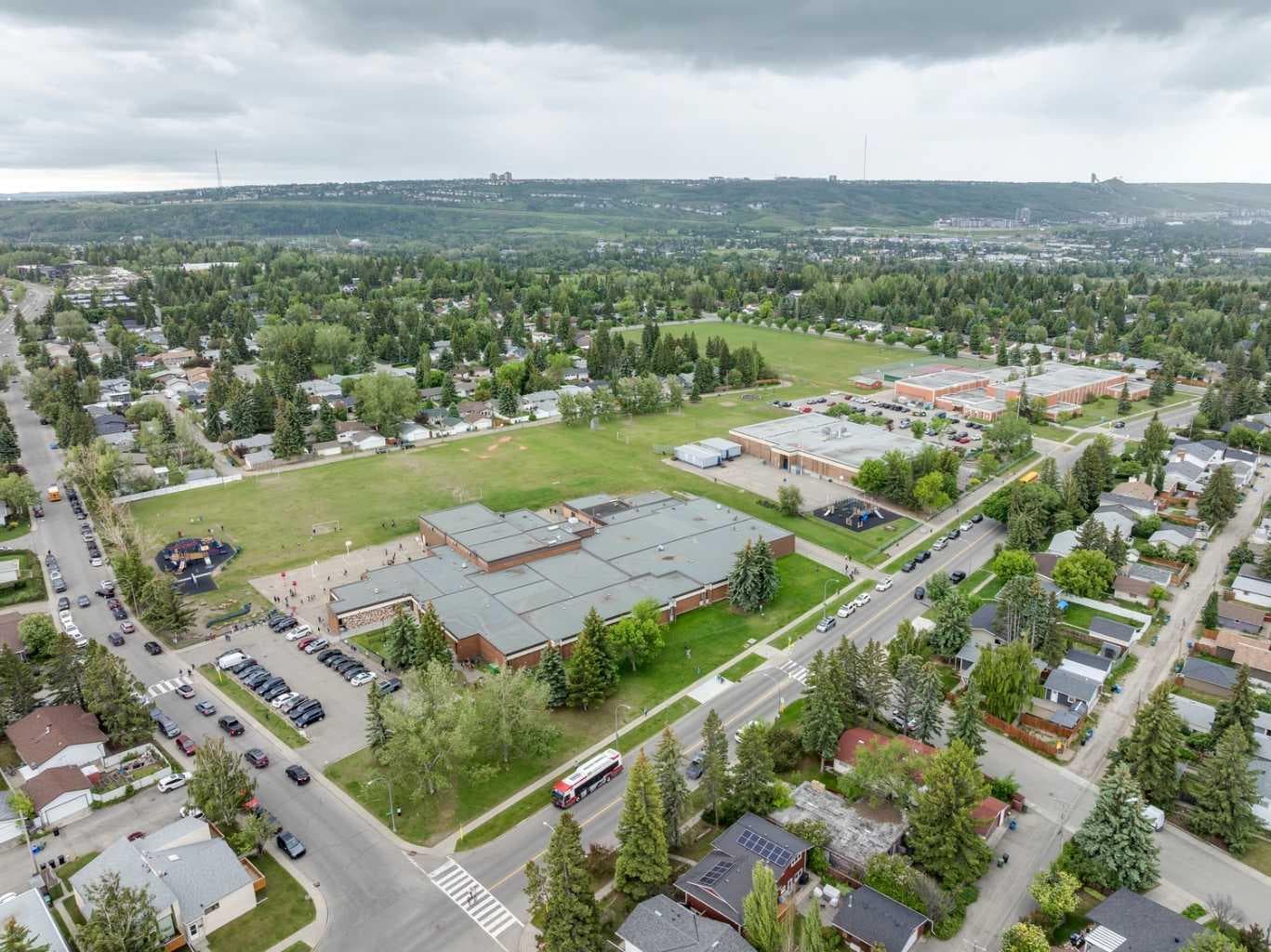 5036 Vallance Crescent NW