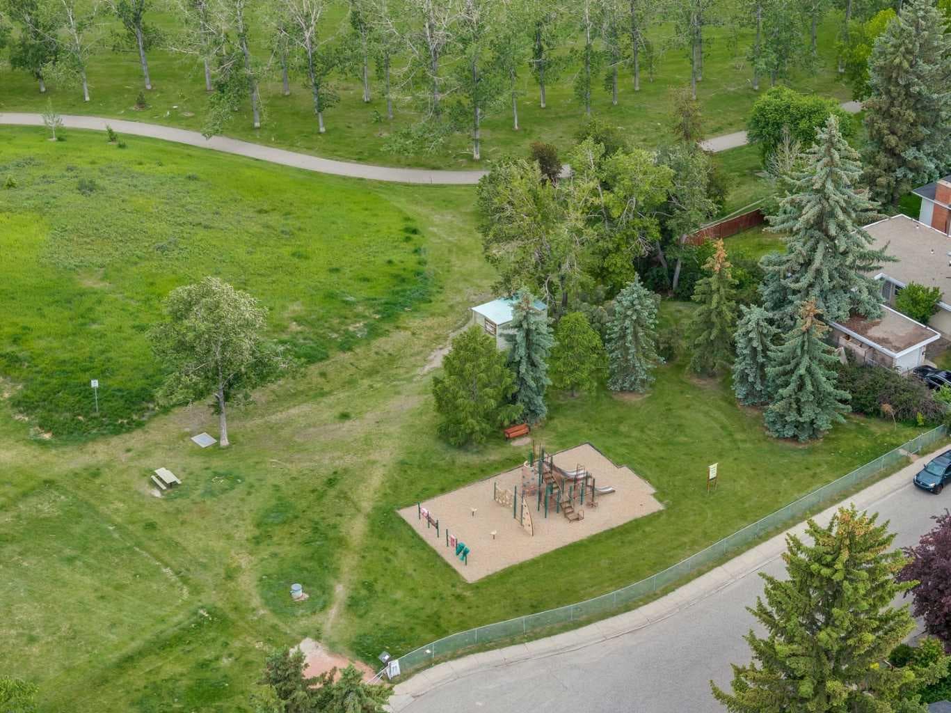 5036 Vallance Crescent NW