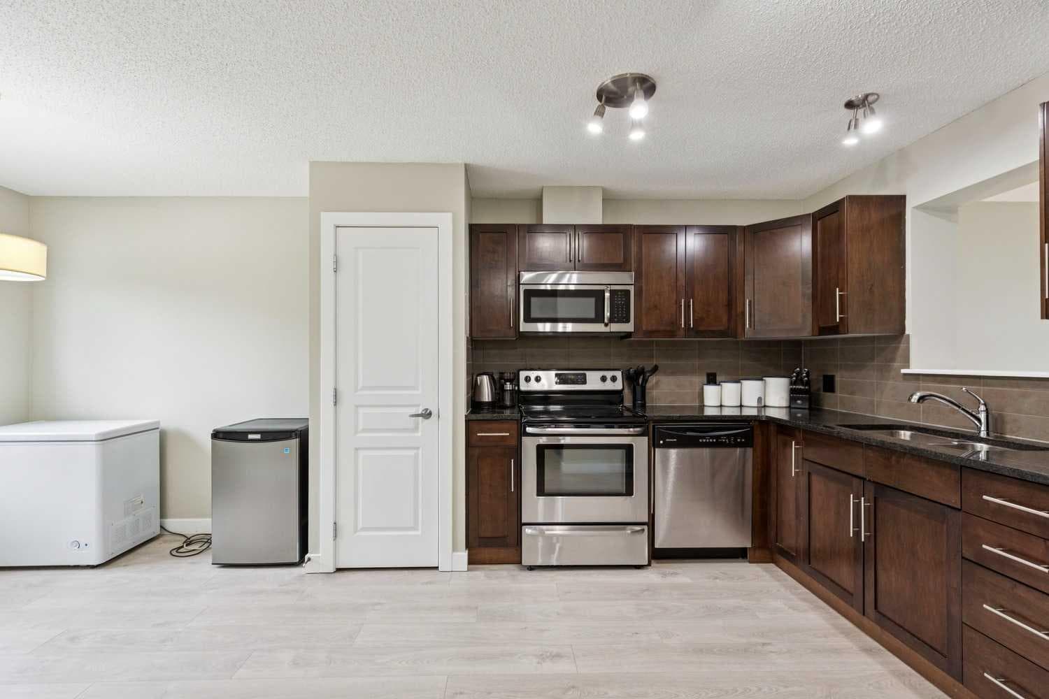 55 Panatella Road NW
