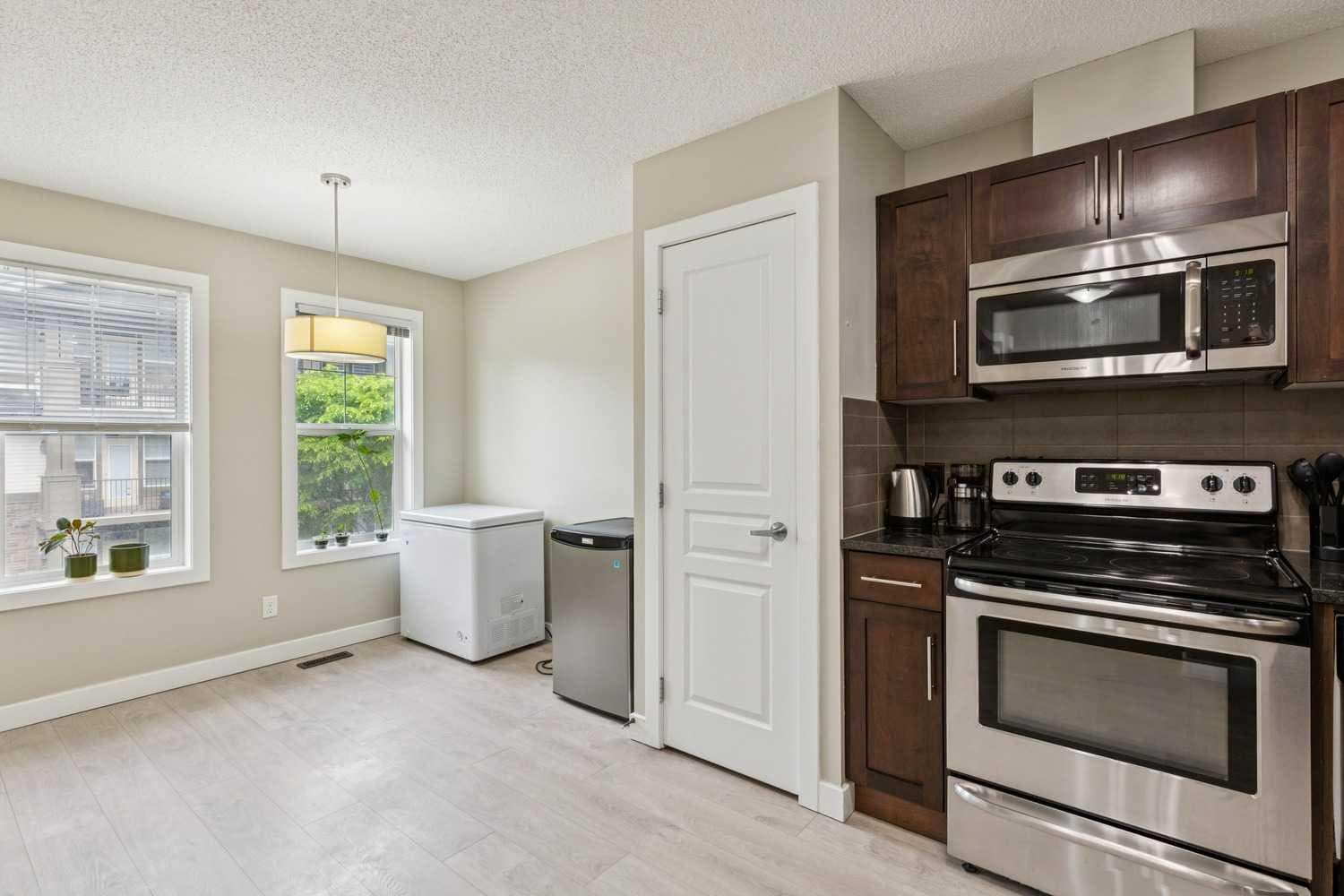 55 Panatella Road NW
