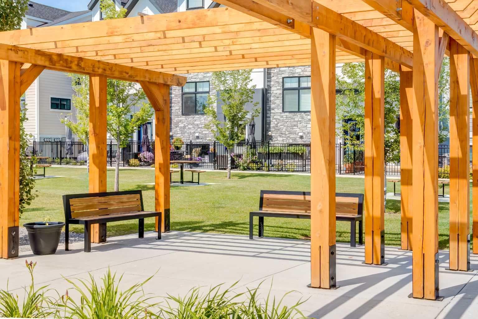 218 Les Jardins Park SE