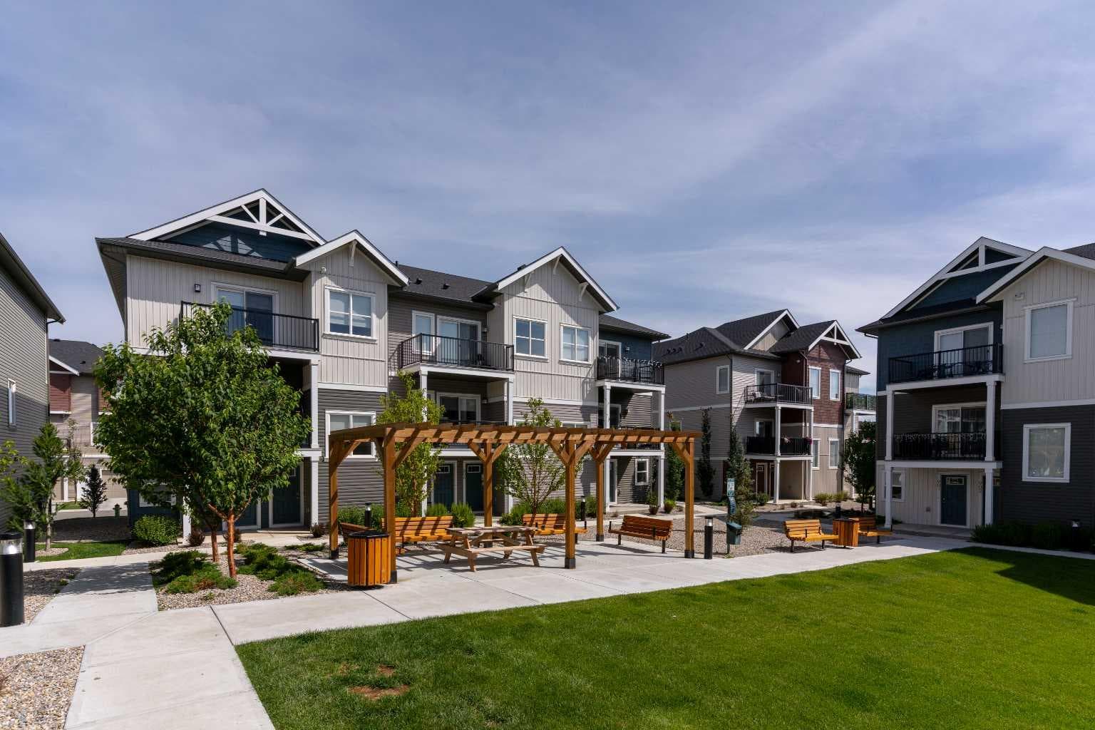 1303, 24 Rivercrest Drive 