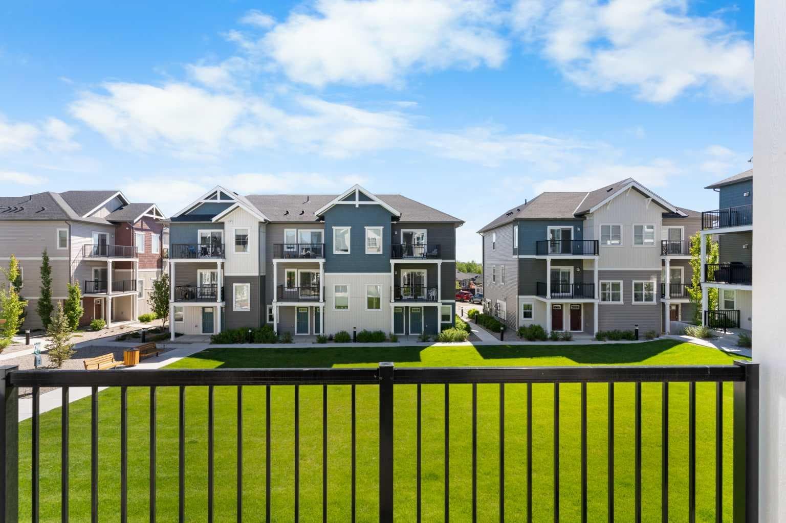 1804, 24 Rivercrest Drive 