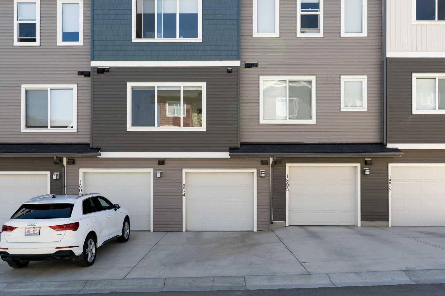 1804, 24 Rivercrest Drive 