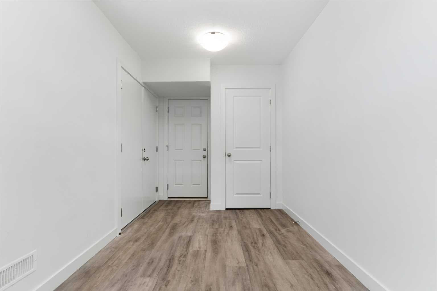 1804, 24 Rivercrest Drive 