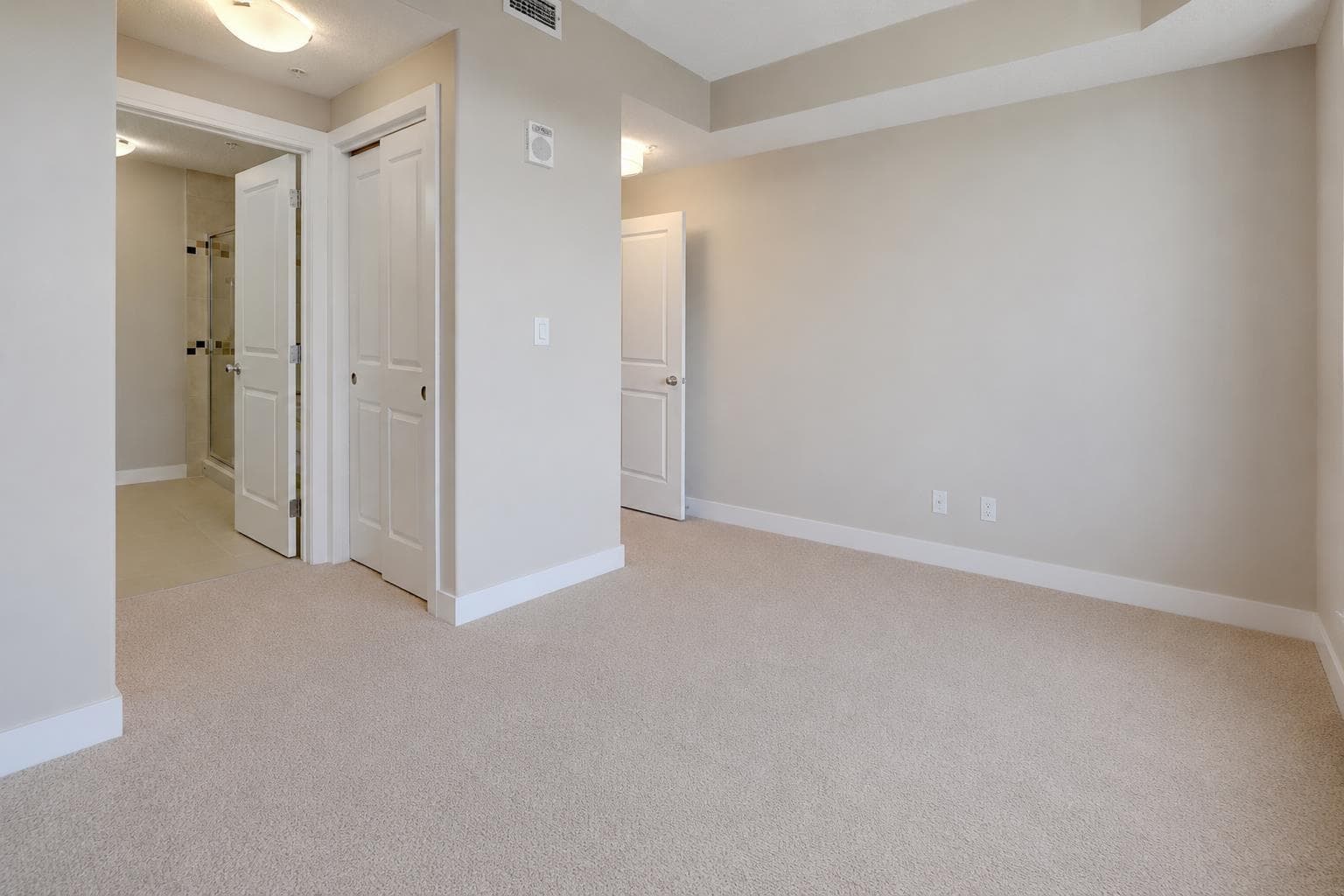 810, 16 Varsity Estates Circle NW