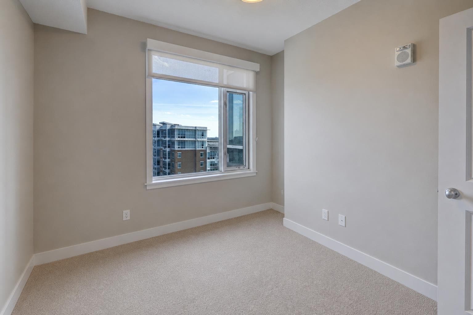 810, 16 Varsity Estates Circle NW