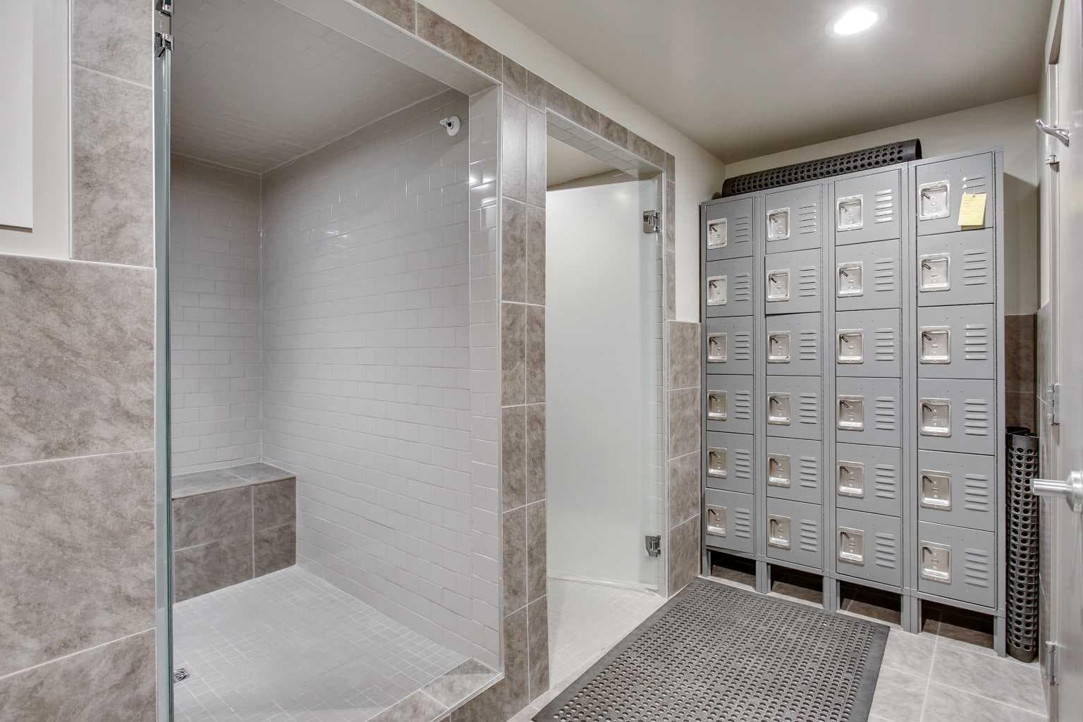 810, 16 Varsity Estates Circle NW