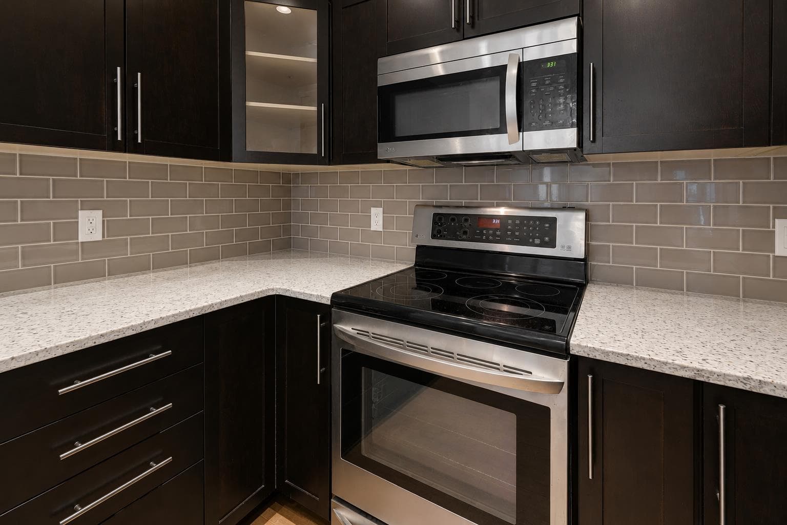 810, 16 Varsity Estates Circle NW