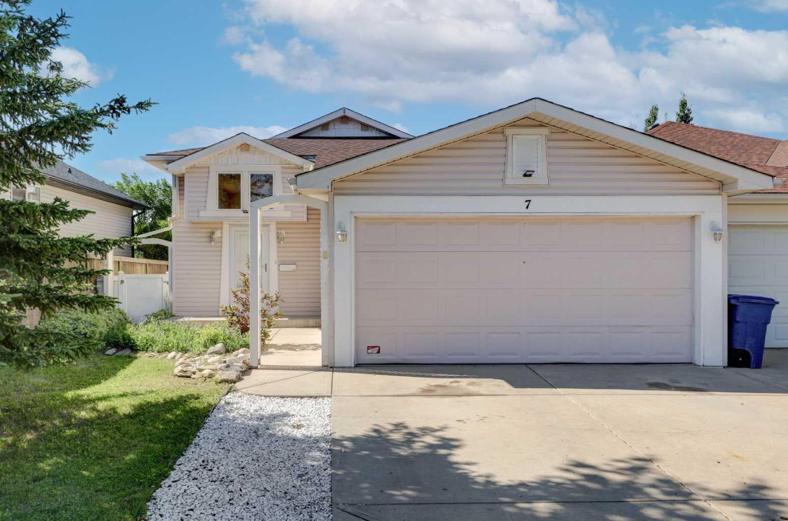 7 Canoe Close 