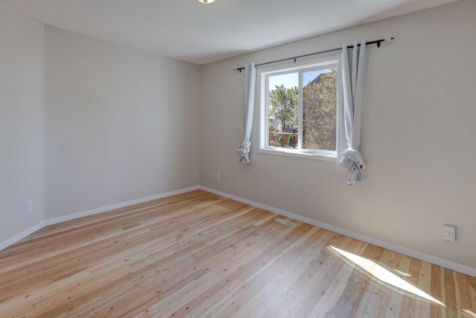 7 Canoe Close 