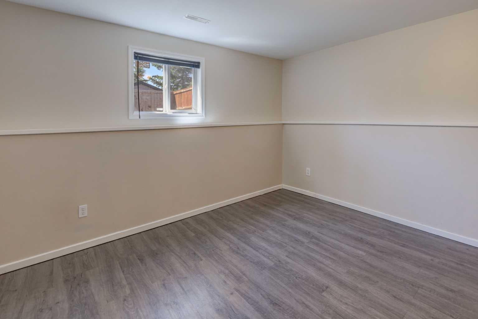7 Canoe Close 