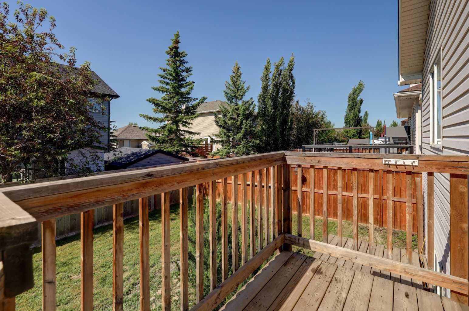 7 Canoe Close 