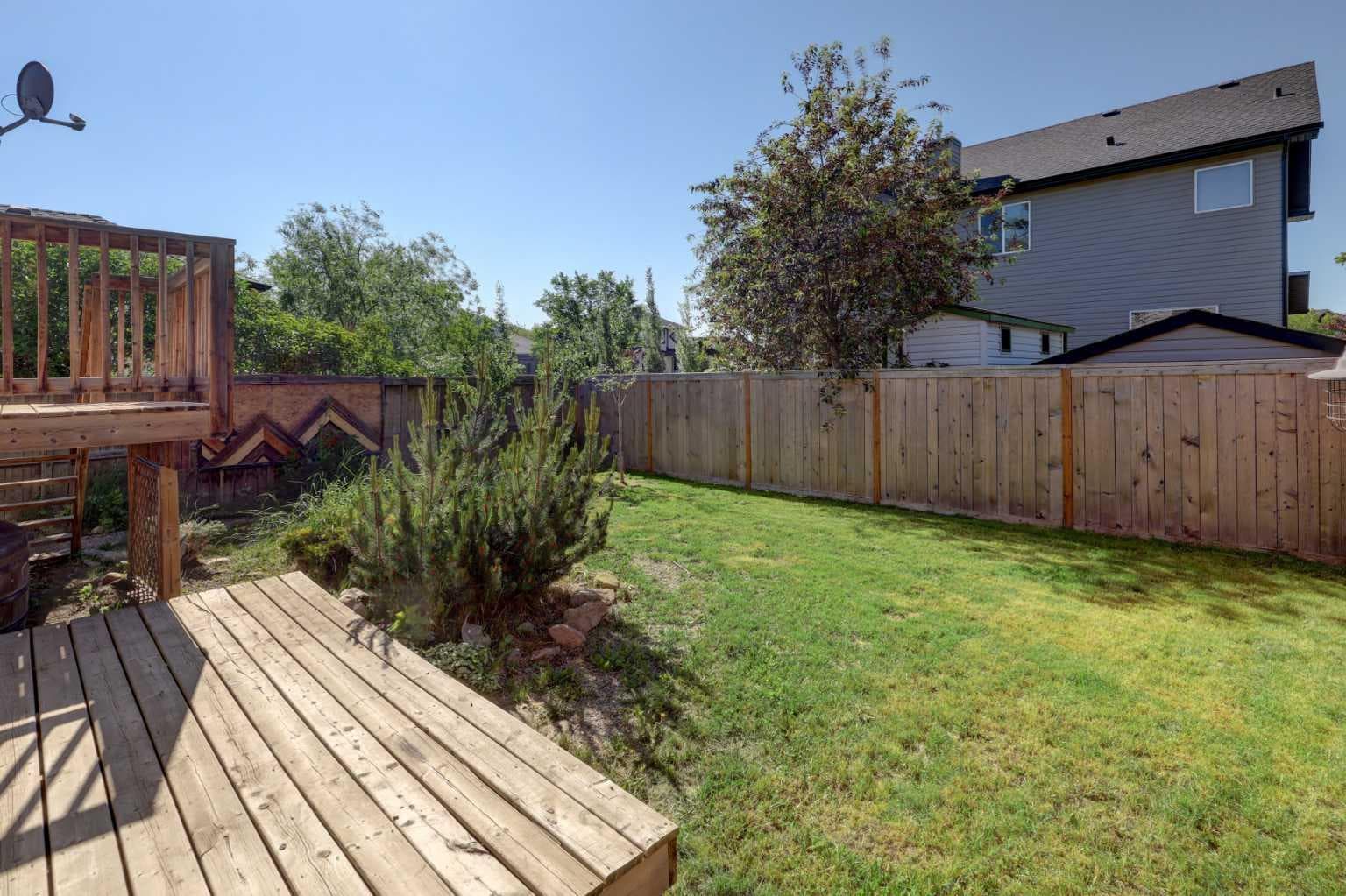 7 Canoe Close 