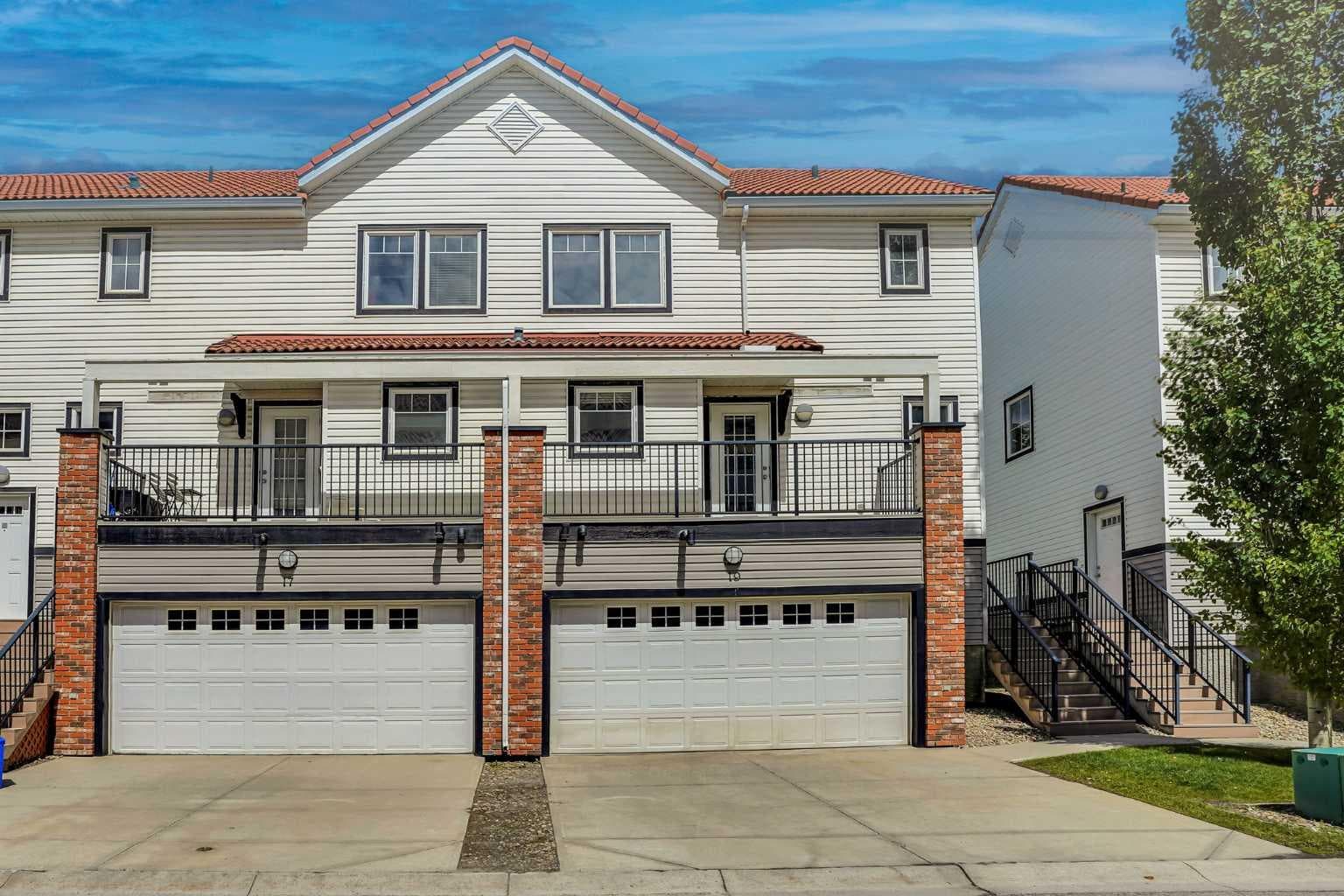 19 Royal Oak Plaza NW
