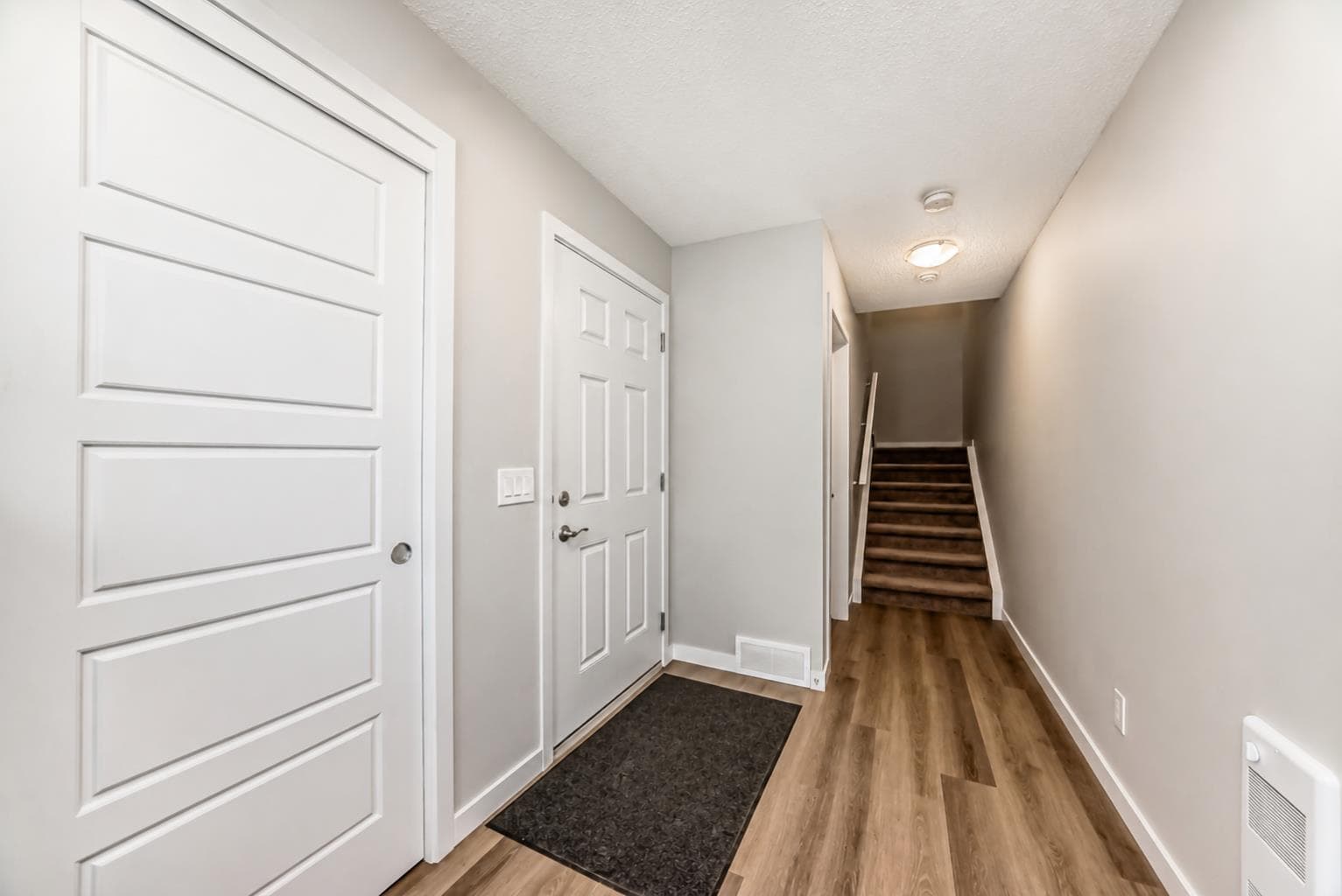 806, 32 Red Embers Parade NE
