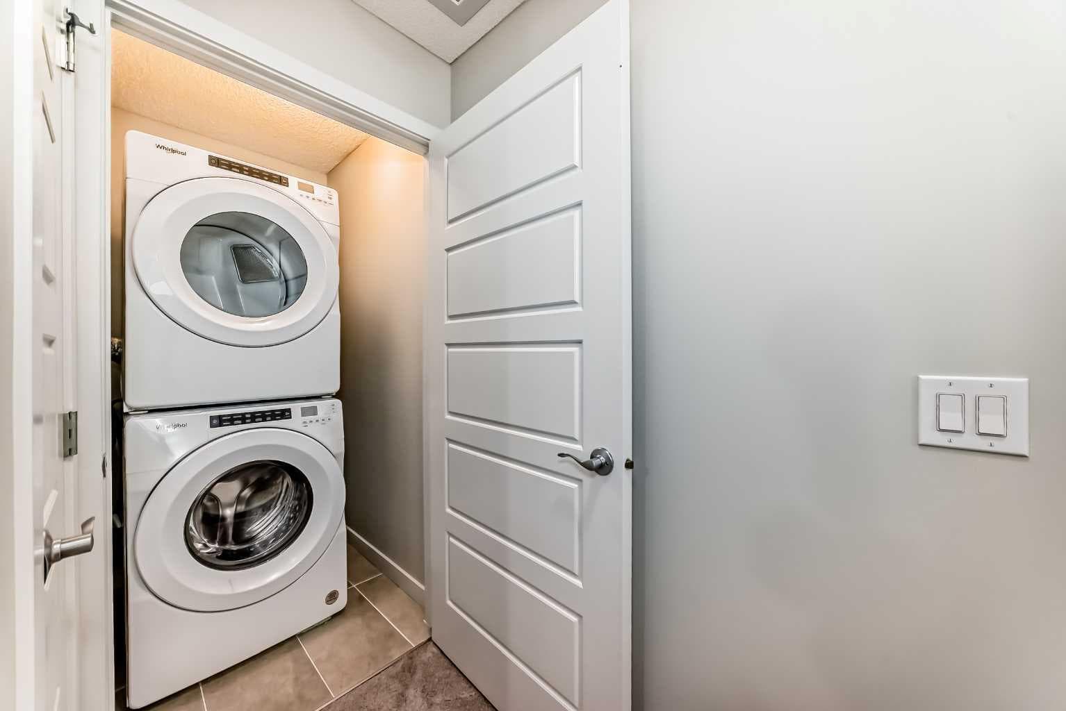 806, 32 Red Embers Parade NE