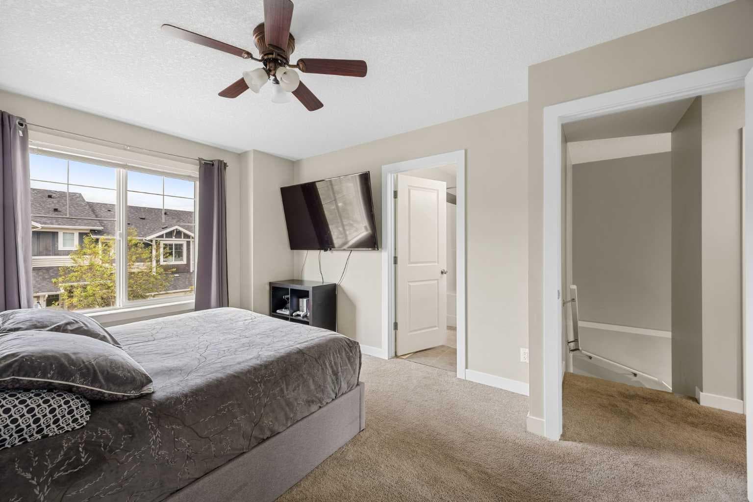121, 300 Marina Drive 