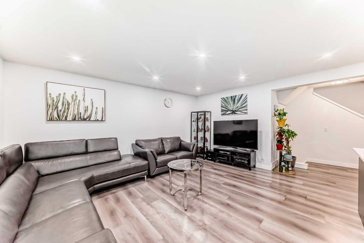 119 Citadel Meadow Grove NW