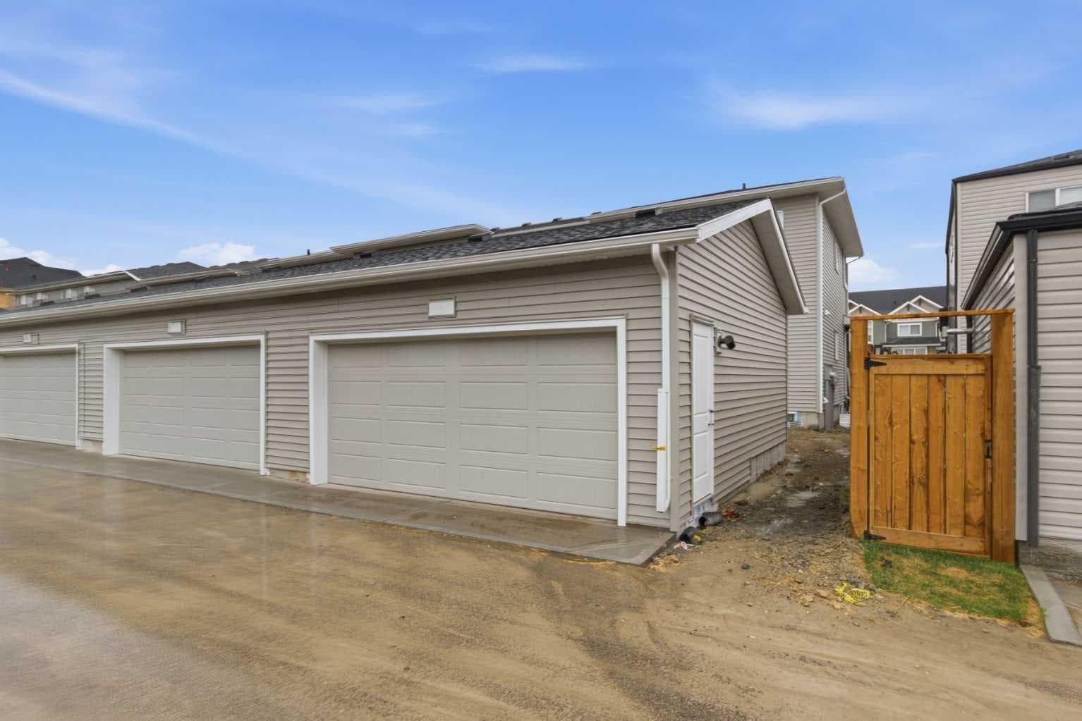 2253 Bayview Drive SW