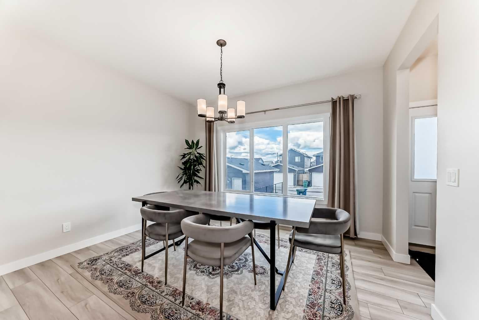 1104 Bayview Gardens SW