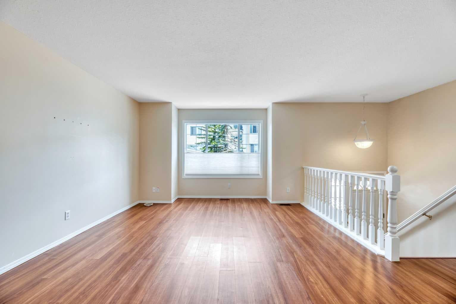 1, 15 Rocky Ridge Gate NW