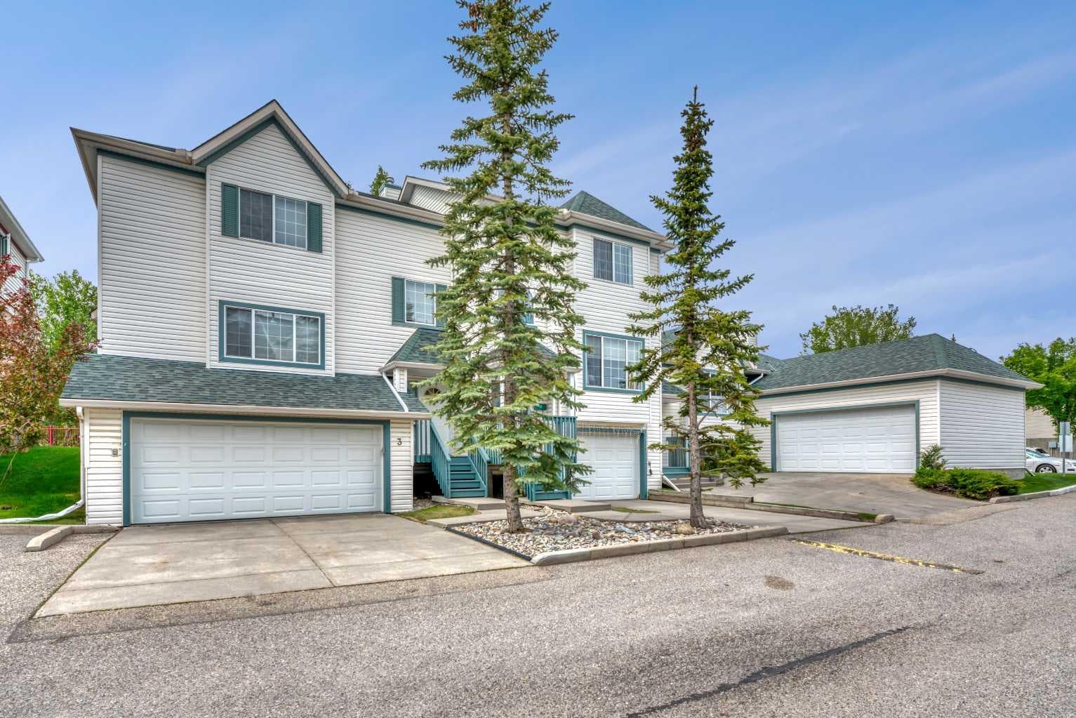 1, 15 Rocky Ridge Gate NW