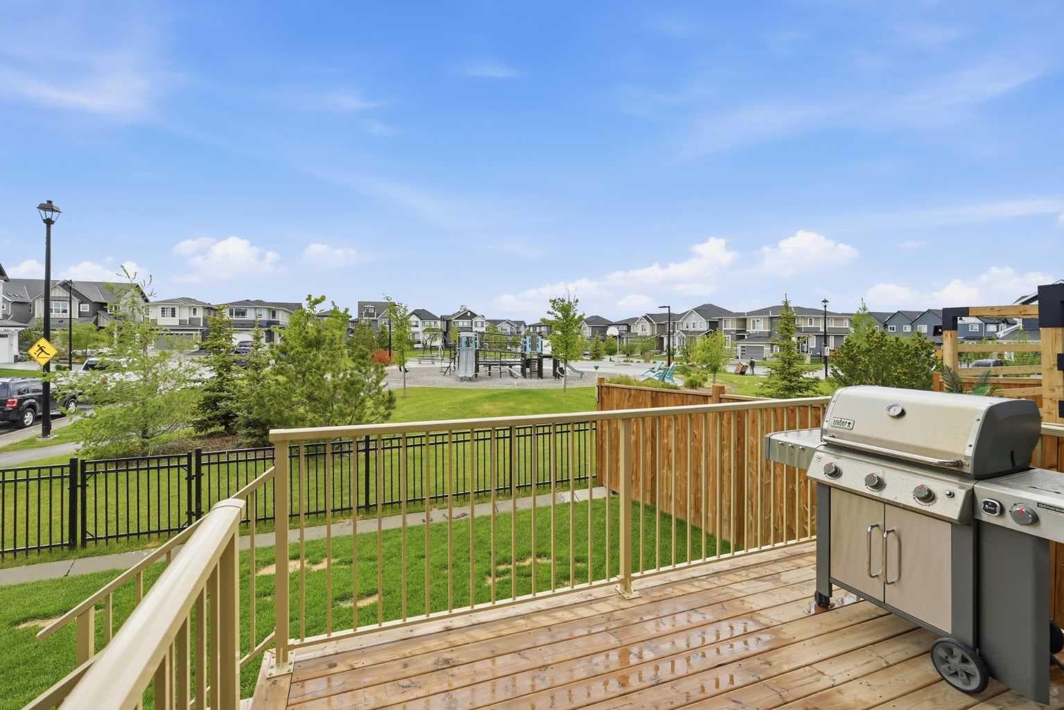 15 Lawrence Green SE