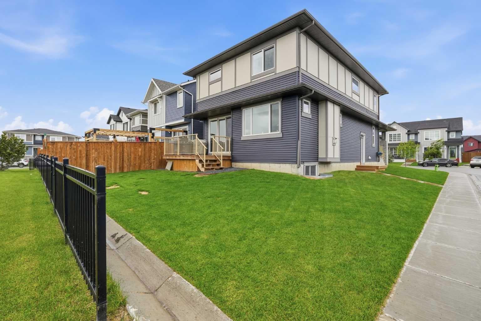 15 Lawrence Green SE
