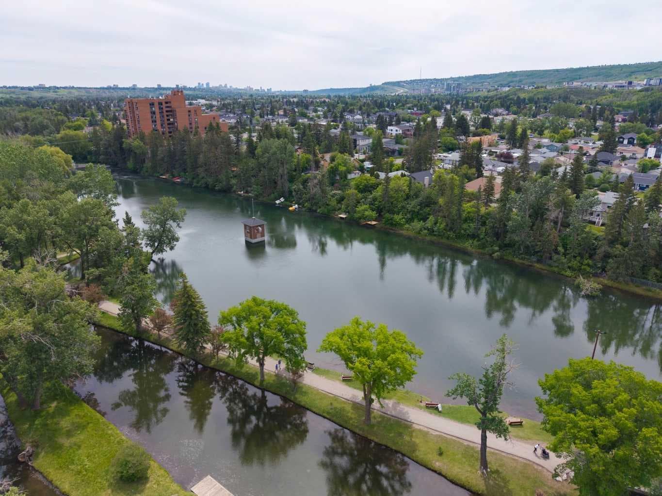 8816 48 Avenue 