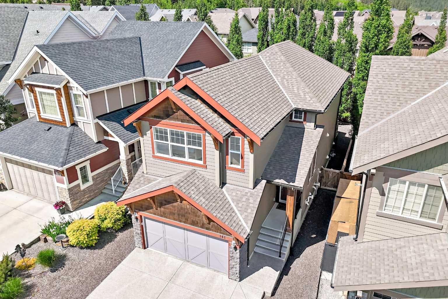 141 Riviera Crescent 