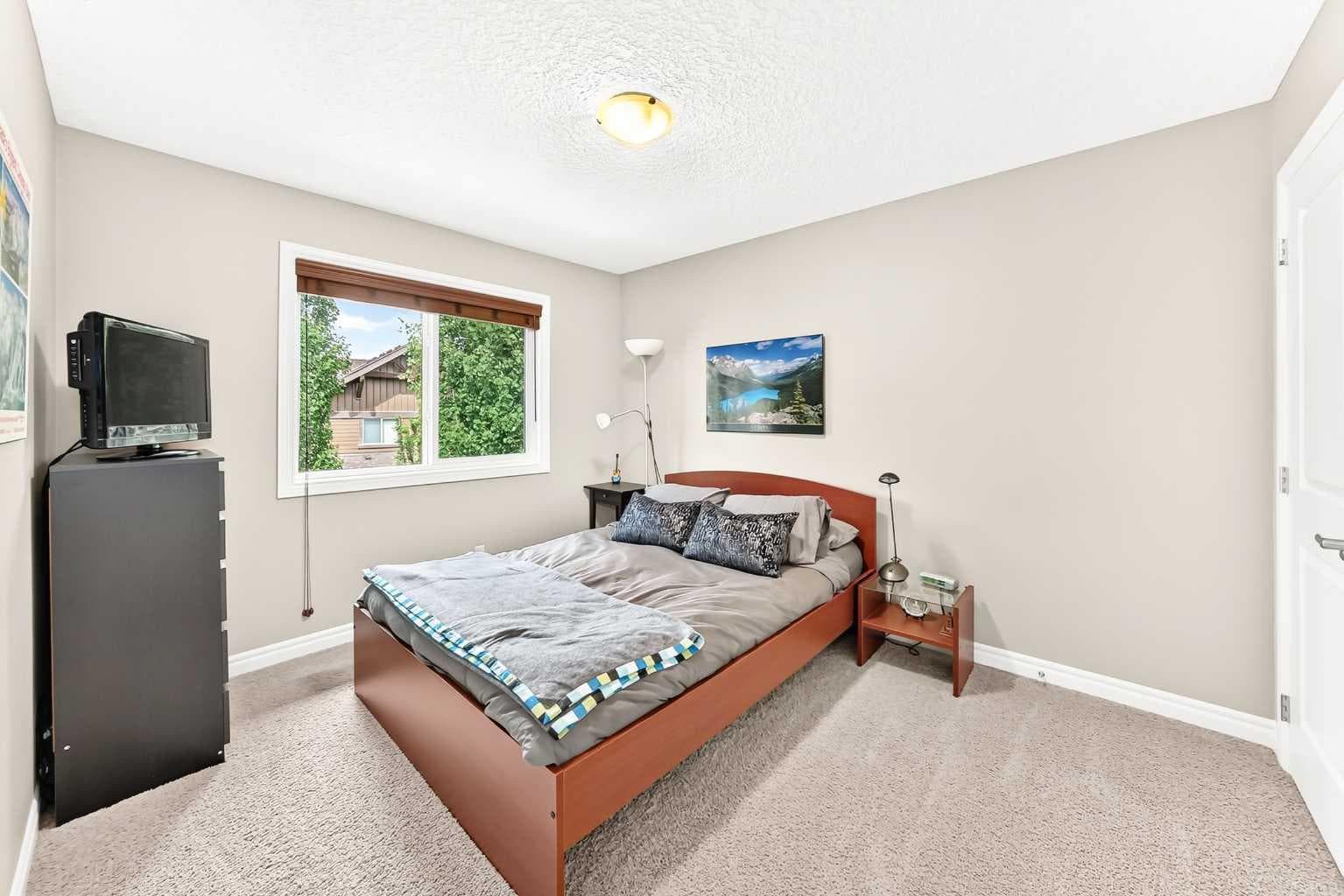 141 Riviera Crescent 