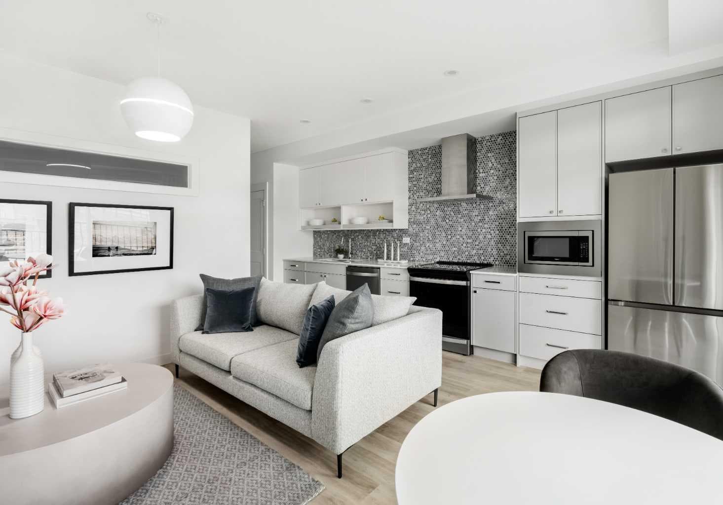 302, 60 Water Cove SE