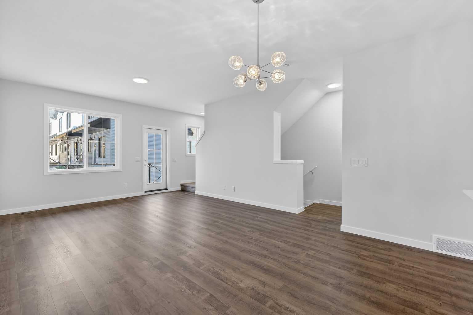 172 Hotchkiss Common SE